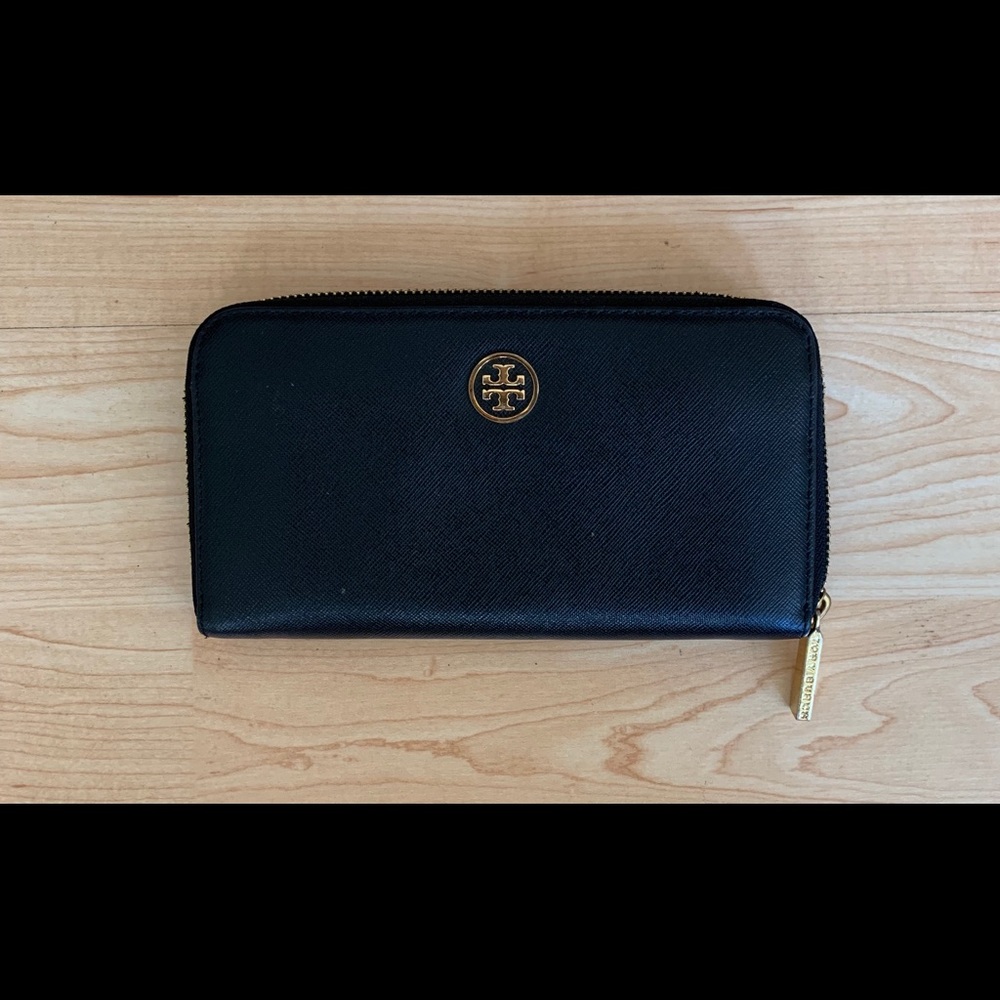 Tory Burch Robinson Continental Zip Wallet